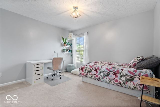 6537 Briarwood Place, Zionsville, IN 46077