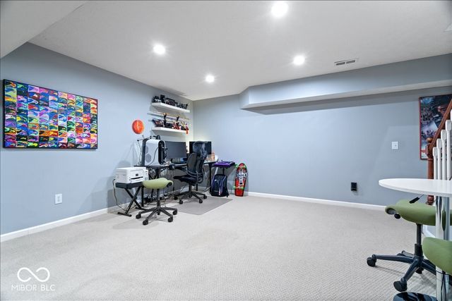 6537 Briarwood Place, Zionsville, IN 46077