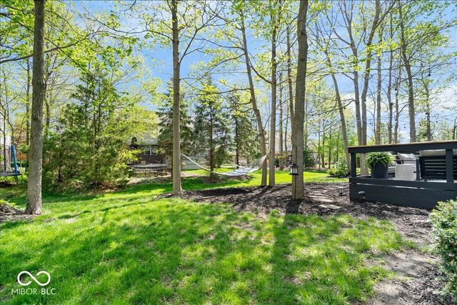 6537 Briarwood Place, Zionsville, IN 46077