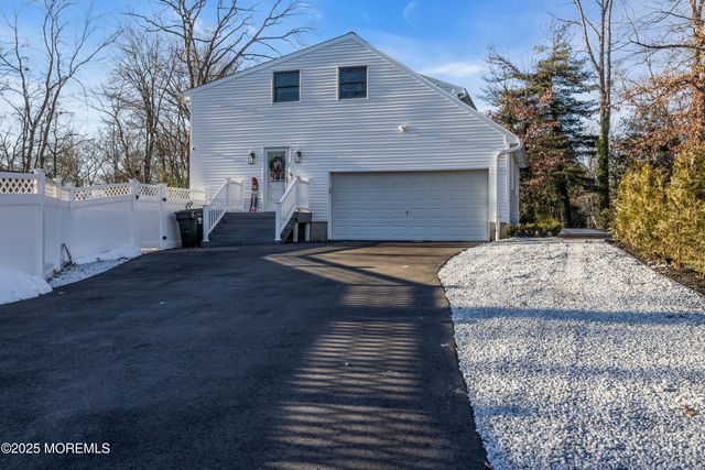 1 Kerry Court, Old Bridge, NJ 08857