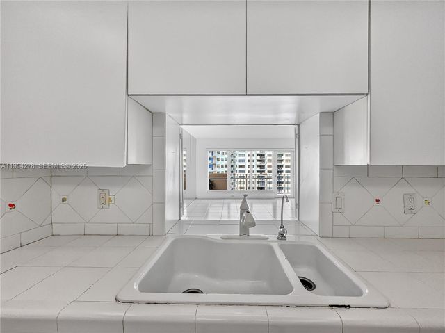 5000 N Ocean Blvd 1006, Lauderdale By The Sea, FL 33308