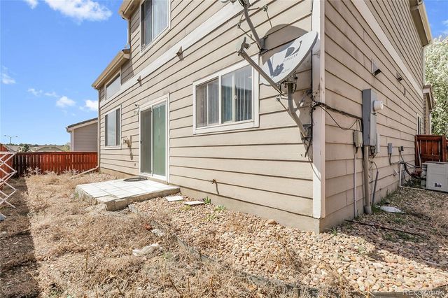 337 Ivory Circle, Aurora, CO 80011