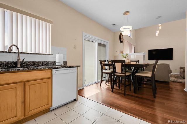 337 Ivory Circle, Aurora, CO 80011