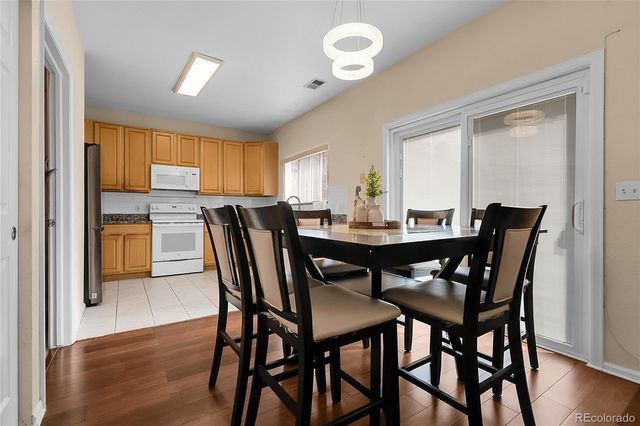 337 Ivory Circle, Aurora, CO 80011