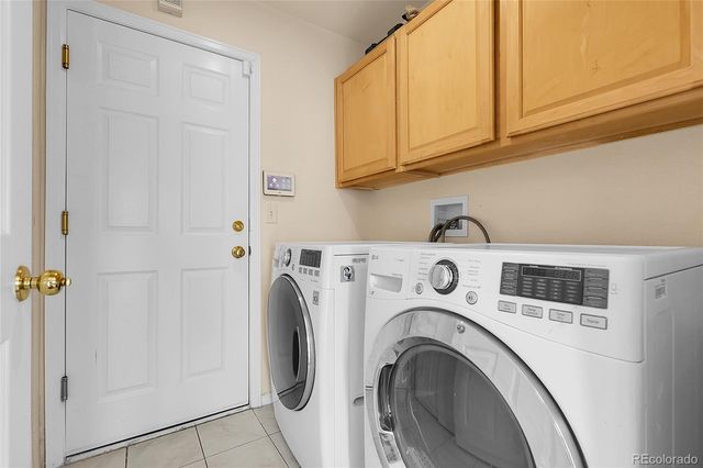 337 Ivory Circle, Aurora, CO 80011