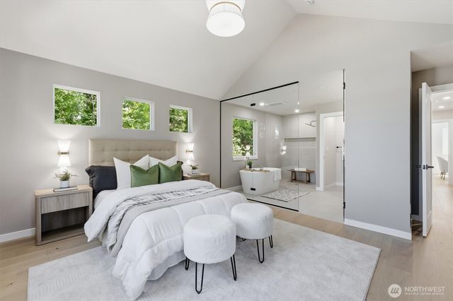 9016 124th Lane NE, Kirkland, WA 98033