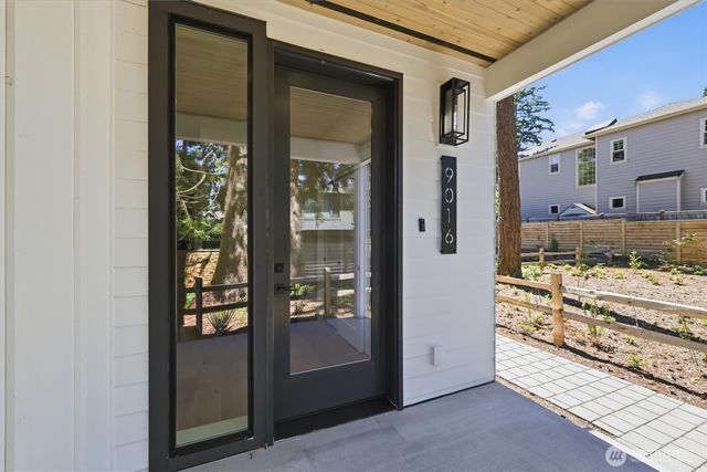 9016 124th Lane NE, Kirkland, WA 98033