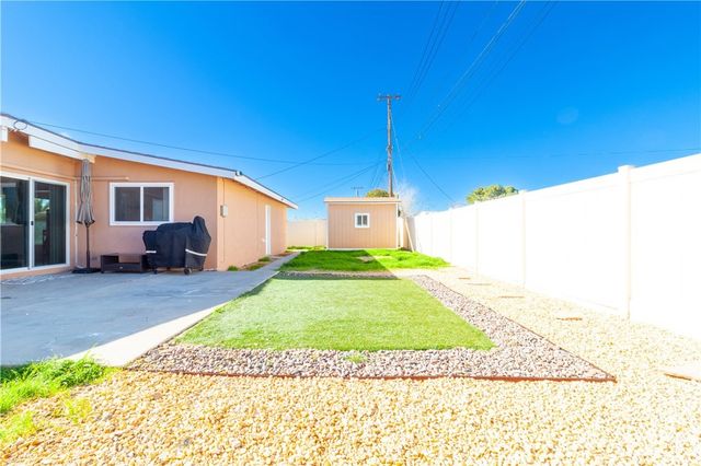 2005 W Milling, Lancaster, CA 93536