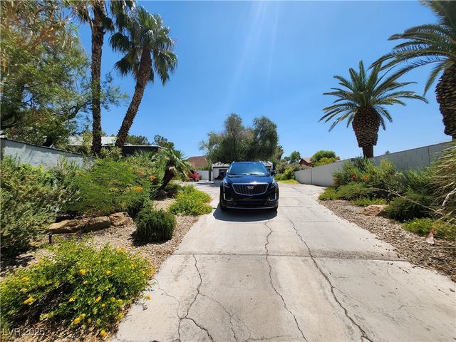 3131 East Katie Avenue, Las Vegas, NV 89121