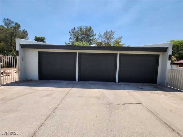 3131 East Katie Avenue, Las Vegas, NV 89121