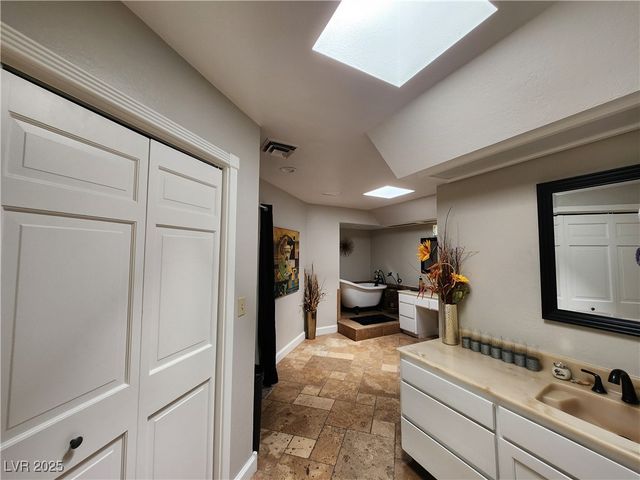 3131 East Katie Avenue, Las Vegas, NV 89121