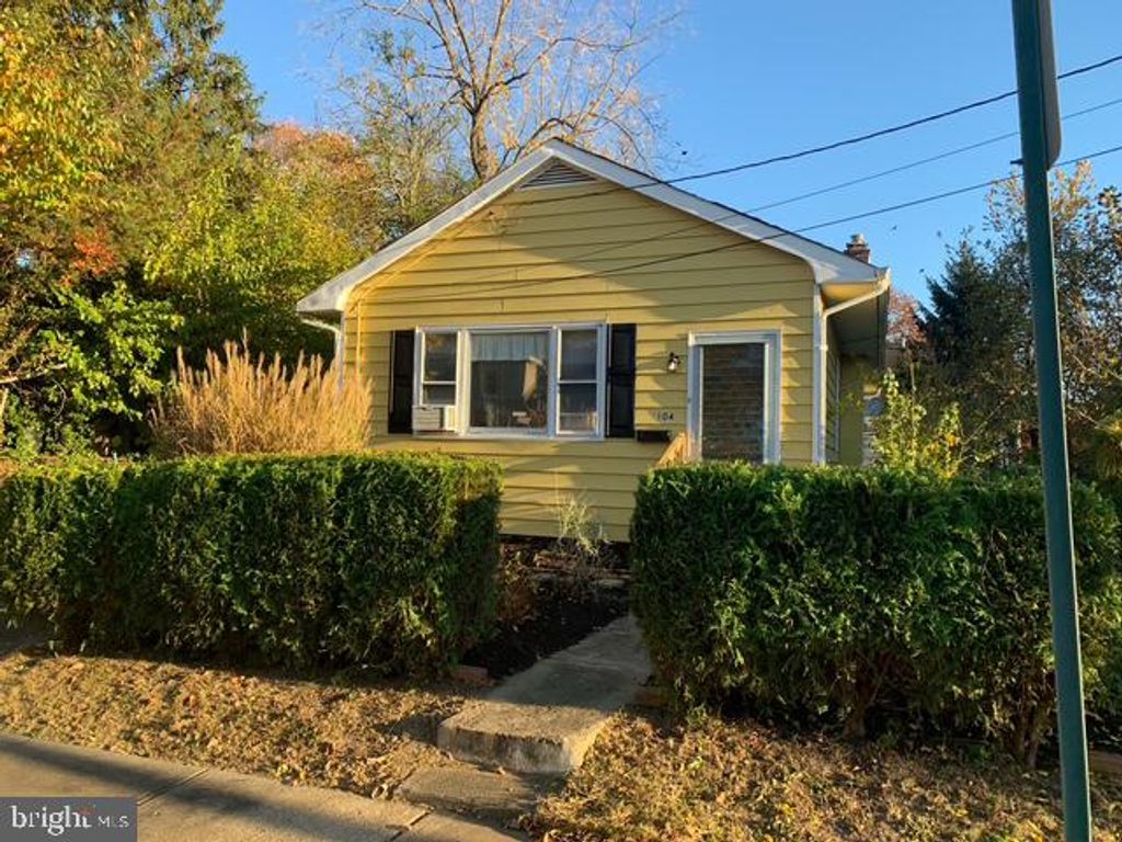 104 VERNON STREET, Bordentown, NJ 08505