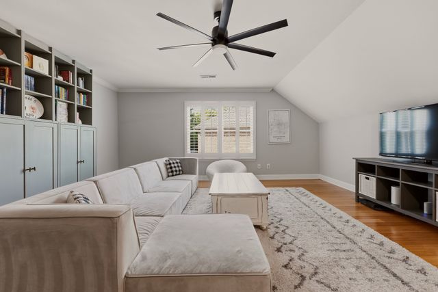 737 Cedar Crest Dr, Nashville, TN 37209