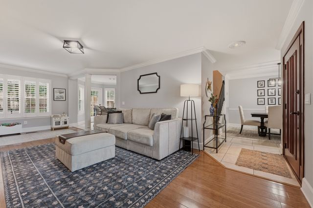 737 Cedar Crest Dr, Nashville, TN 37209