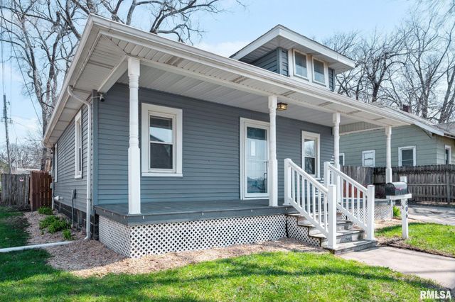 806 S 3RD Street, Pekin, IL 61554