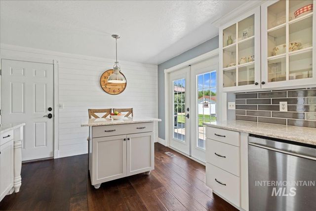 10210 W Hackamore Dr, Boise, ID 83709