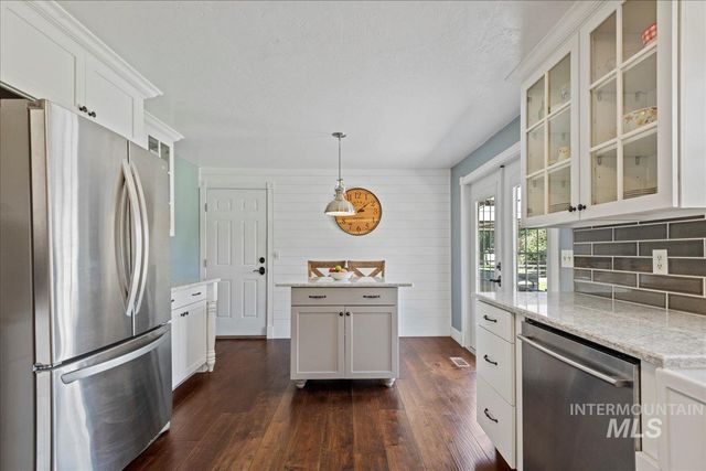 10210 W Hackamore Dr, Boise, ID 83709