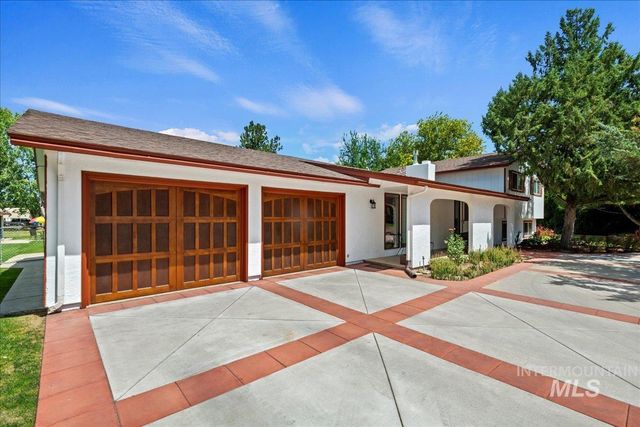 10210 W Hackamore Dr, Boise, ID 83709