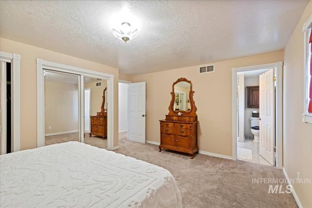 10210 W Hackamore Dr, Boise, ID 83709