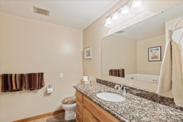 10210 W Hackamore Dr, Boise, ID 83709