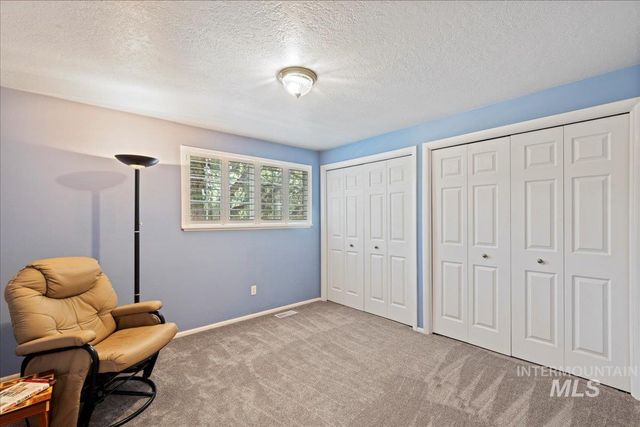 10210 W Hackamore Dr, Boise, ID 83709