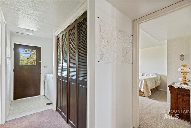 10210 W Hackamore Dr, Boise, ID 83709