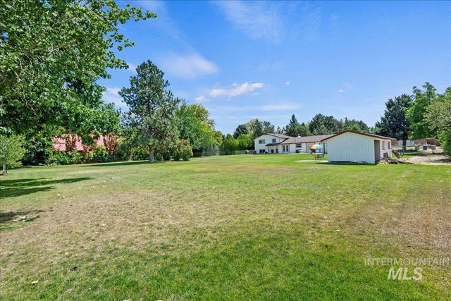 10210 W Hackamore Dr, Boise, ID 83709