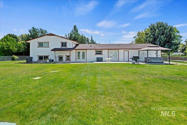 10210 W Hackamore Dr, Boise, ID 83709