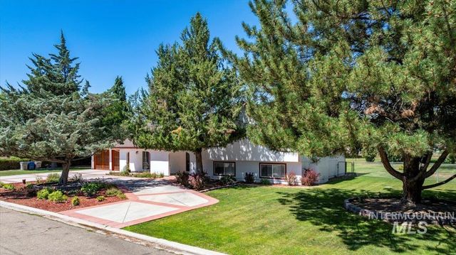 10210 W Hackamore Dr, Boise, ID 83709