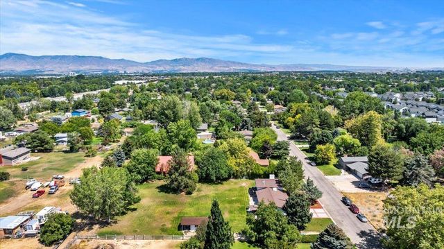 10210 W Hackamore Dr, Boise, ID 83709