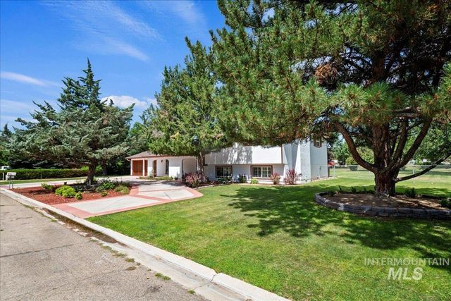 10210 W Hackamore Dr, Boise, ID 83709