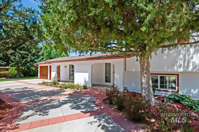 10210 W Hackamore Dr, Boise, ID 83709