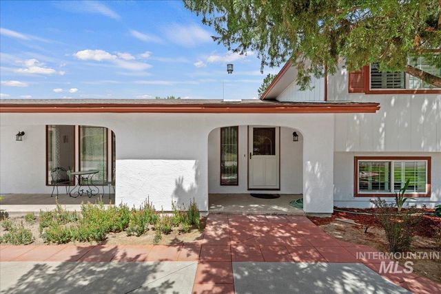 10210 W Hackamore Dr, Boise, ID 83709