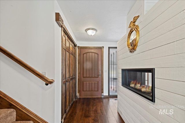 10210 W Hackamore Dr, Boise, ID 83709