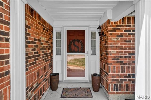 1045 Woodlake Village Drive, Chesterfield, MO 63141