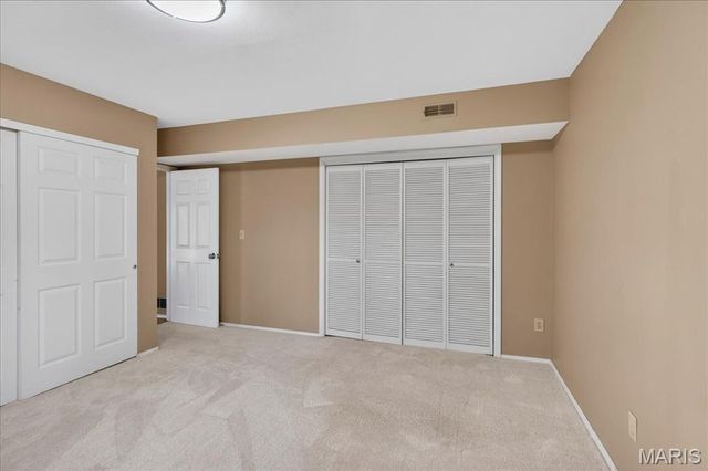 1045 Woodlake Village Drive, Chesterfield, MO 63141