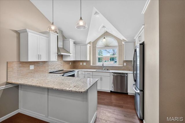 1045 Woodlake Village Drive, Chesterfield, MO 63141