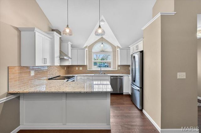 1045 Woodlake Village Drive, Chesterfield, MO 63141