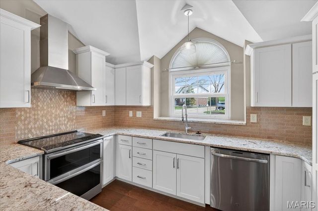 1045 Woodlake Village Drive, Chesterfield, MO 63141