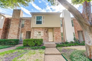 1039 Fountain View Drive, Houston, TX 77057