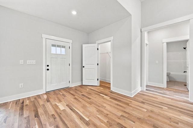 2973 Lights Chapel Rd, Greenbrier, TN 37073