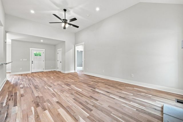 2973 Lights Chapel Rd, Greenbrier, TN 37073