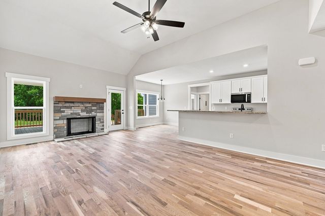 2973 Lights Chapel Rd, Greenbrier, TN 37073