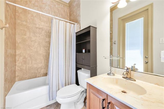 4000 Stonesthrow CT, Naples, FL 34109