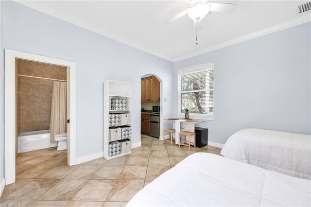 4000 Stonesthrow CT, Naples, FL 34109