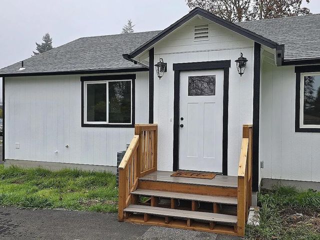 717 NE Fusite, Grants Pass, OR 97526