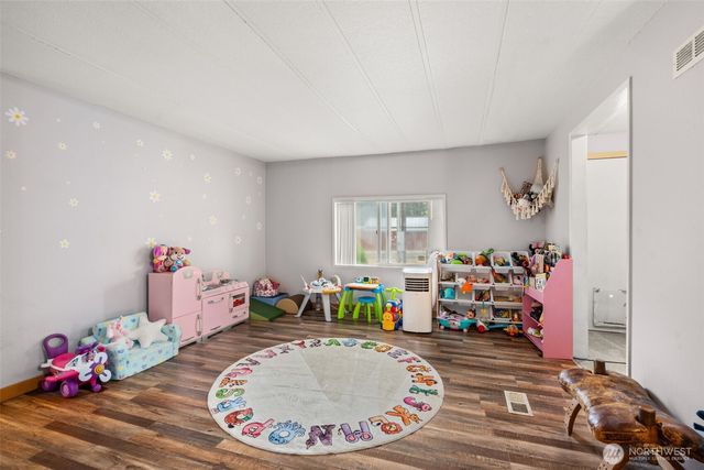 19121 Elderberry Street SW, Rochester, WA 98579