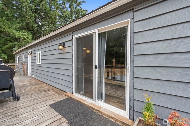 19121 Elderberry Street SW, Rochester, WA 98579