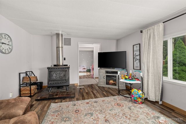 19121 Elderberry Street SW, Rochester, WA 98579