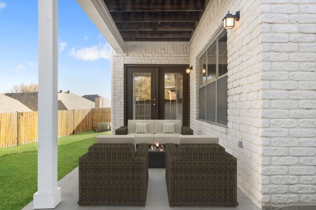 2824 Greenway Drive, Burleson, TX 76028